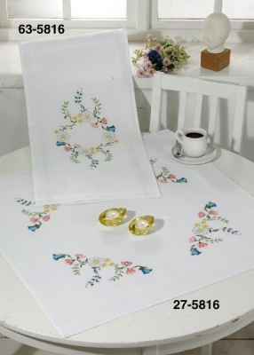 click here to view larger image of Big Flowers - Table Cloth (counted cross stitch kit)