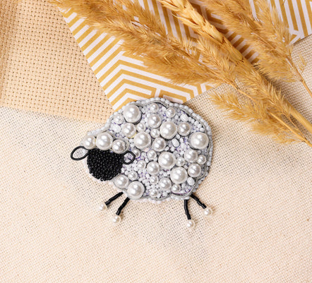 click here to view larger image of Decoration Curly Sheep (bead kit)
