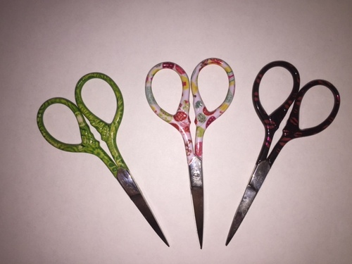 click here to view larger image of Kisses Scissors (right) (accessory)