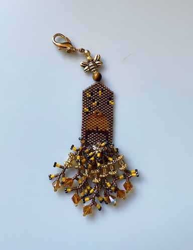click here to view larger image of Bee Bungalow Fob (bead kit)