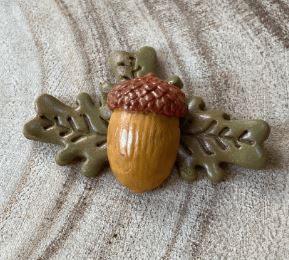 click here to view larger image of Acorn Needle Minder (accessory)