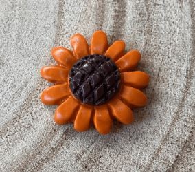 click here to view larger image of Sunflower Needle Minder (accessory)