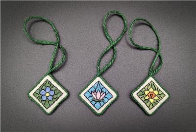click here to view larger image of Stained Glass Flower Fobs (chart)