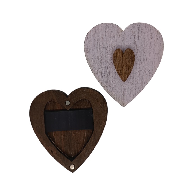 click here to view larger image of Wooden Needle Case/Pink Heart (accessory)