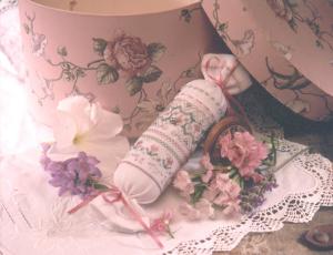 click here to view larger image of Thisbe Roll (counted cross stitch kit)